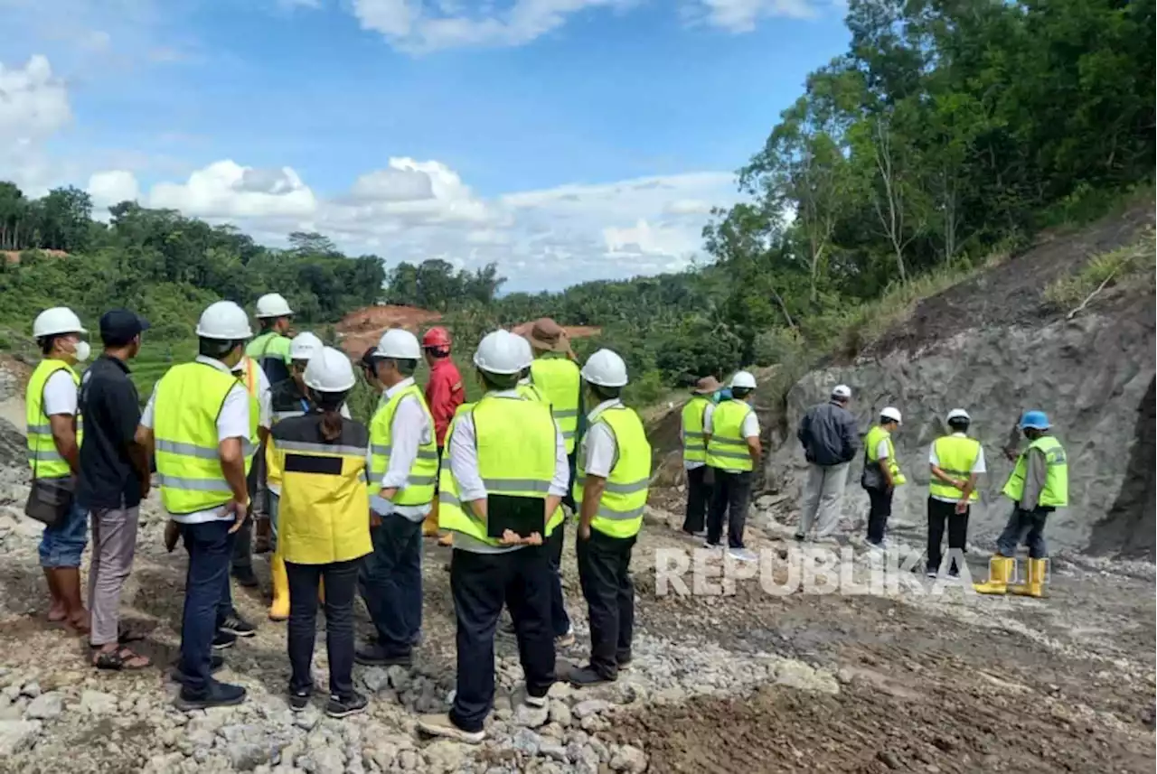 Air Terjun di Gunung Kidul Hilang Akibat Pengerjaan Proyek Jalan |Republika Online