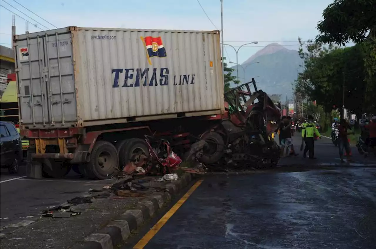 Korban Meninggal Kecelakaan Beruntun di Tol Boyolali Bertambah Dua |Republika Online