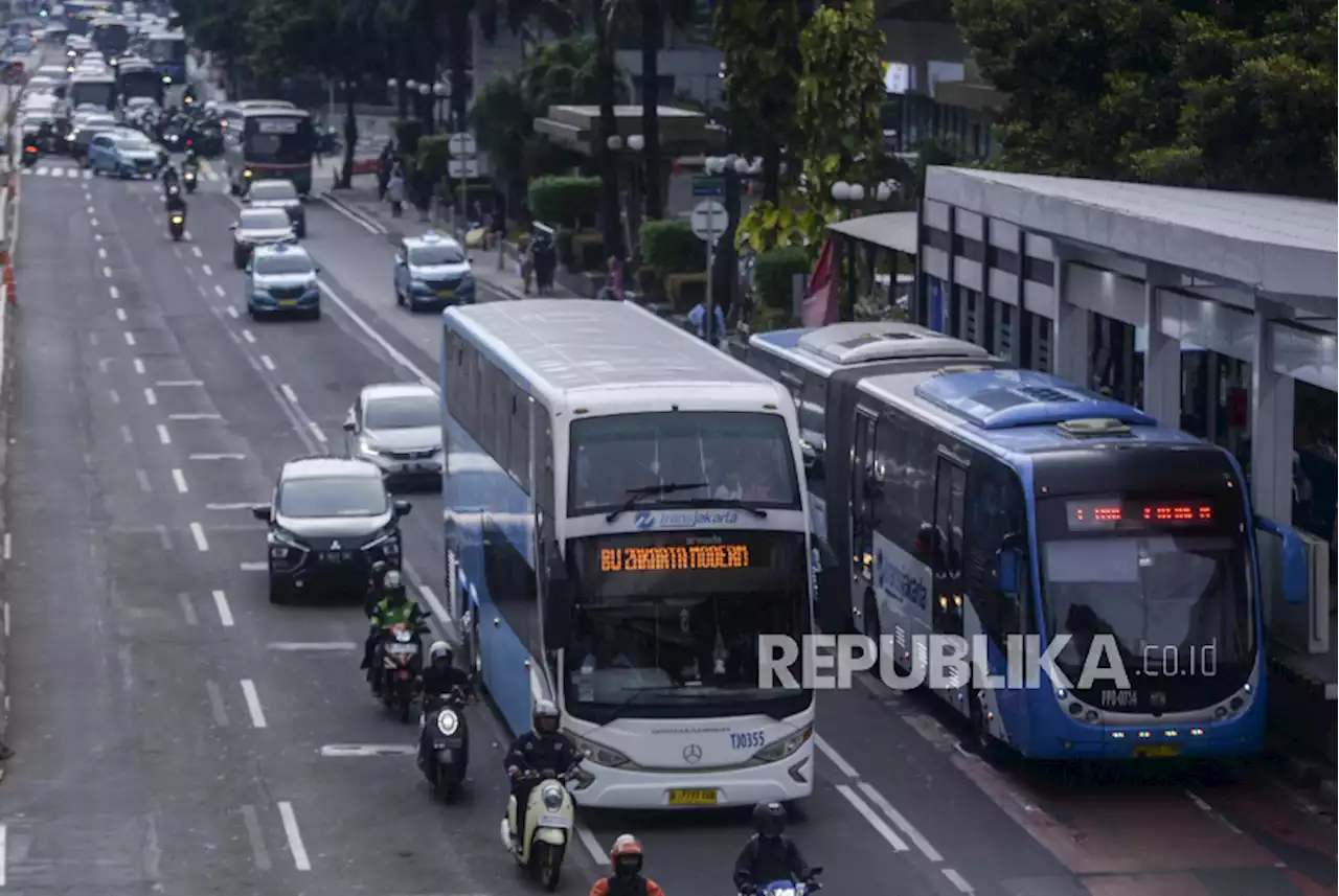 Pj Gub DKI Tegaskan TransJakarta Bisa Tingkatkan Pendapatan Tanpa Kenaikan Tarif |Republika Online