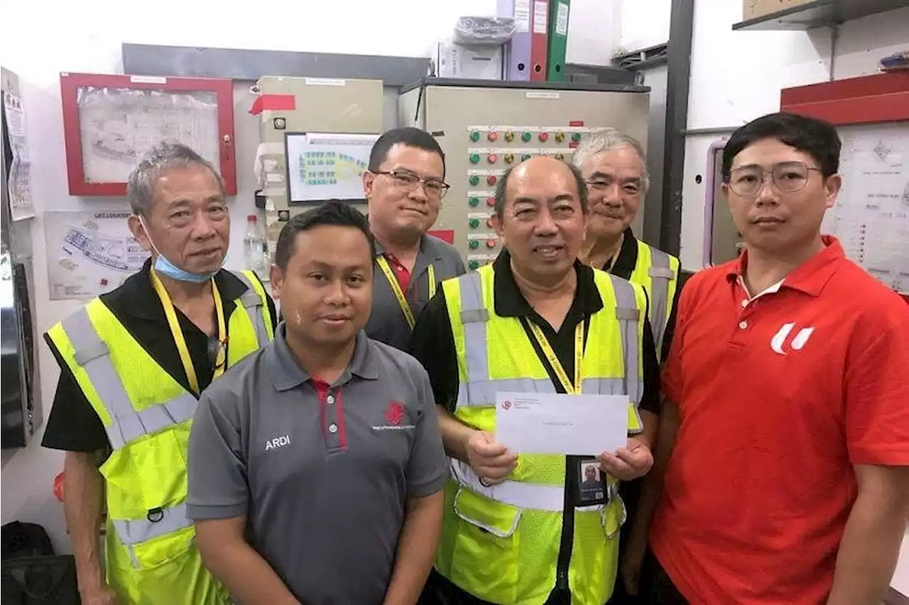 Man snatches security officer’s phone after having his car wheel-clamped at WCEG Plaza in Bukit Batok