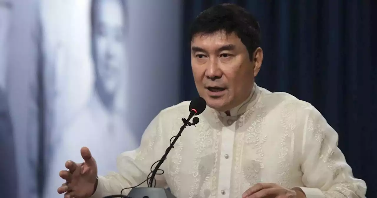 Sen. Tulfo visits LTO amid 'corruption' complaints