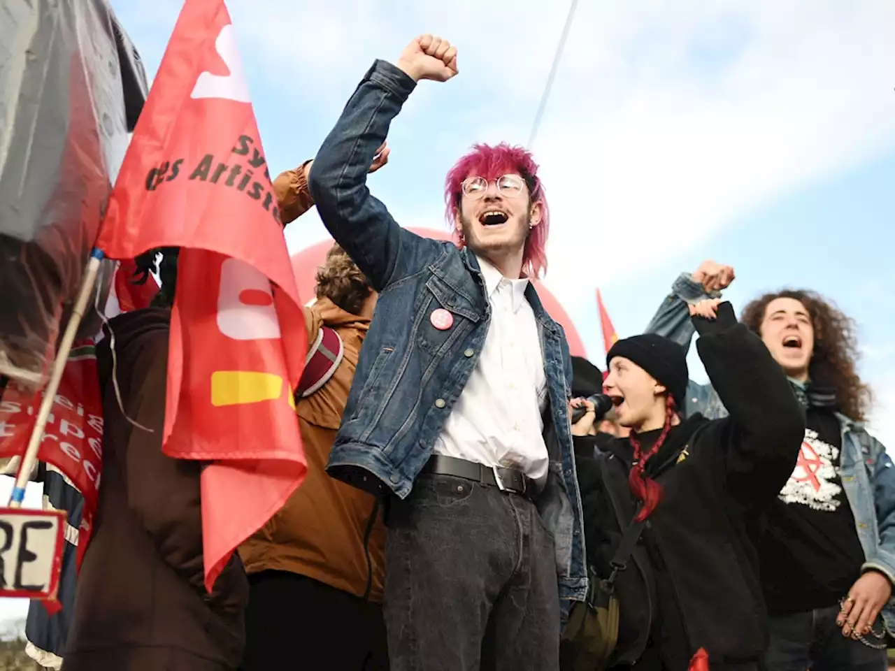 France's Constitutional Council approves higher pension age