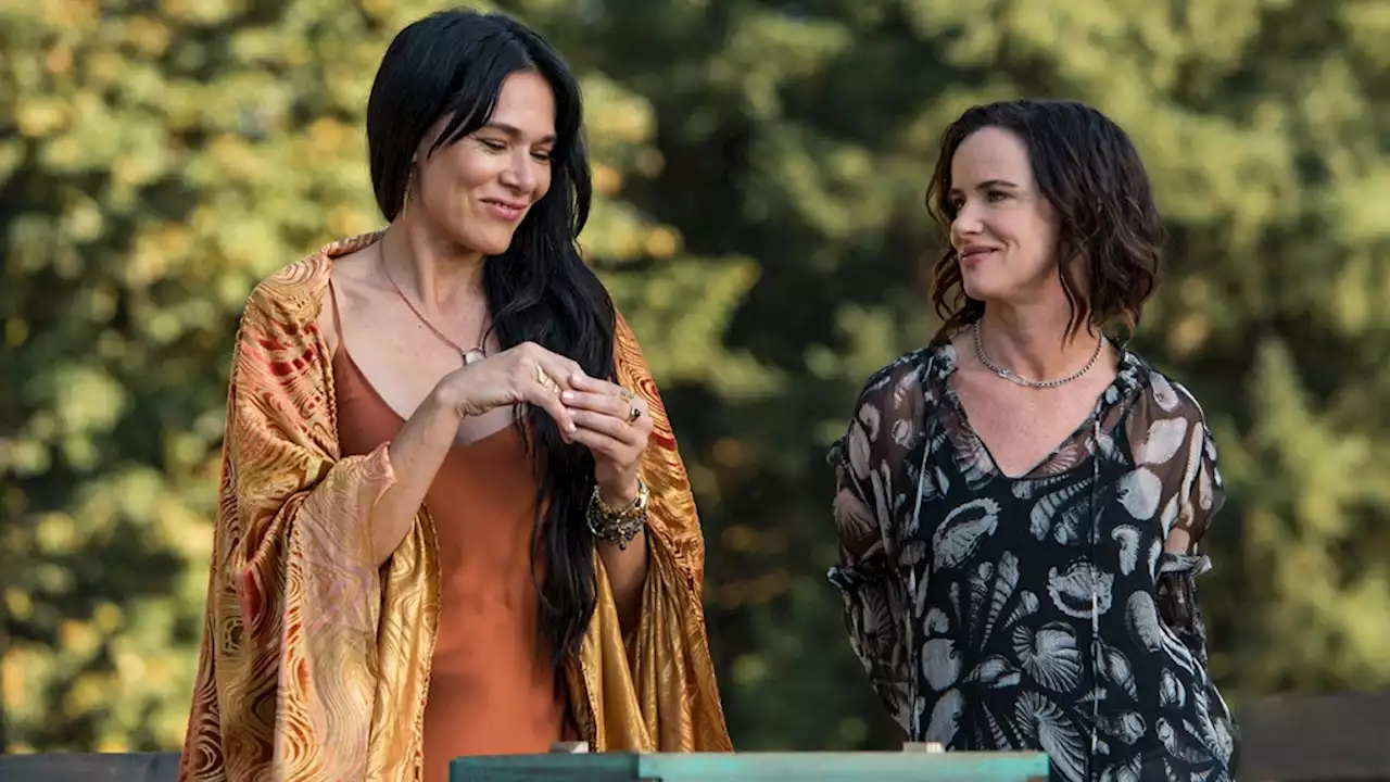 ‘Yellowjackets’ Stars Juliette Lewis, Simone Kessell on the Power of The Antler Queen