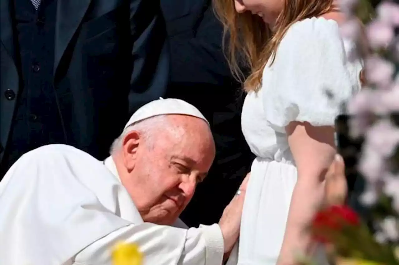 El papa afirma que las mujeres son “generosas” aunque hay alguna “neurótica”