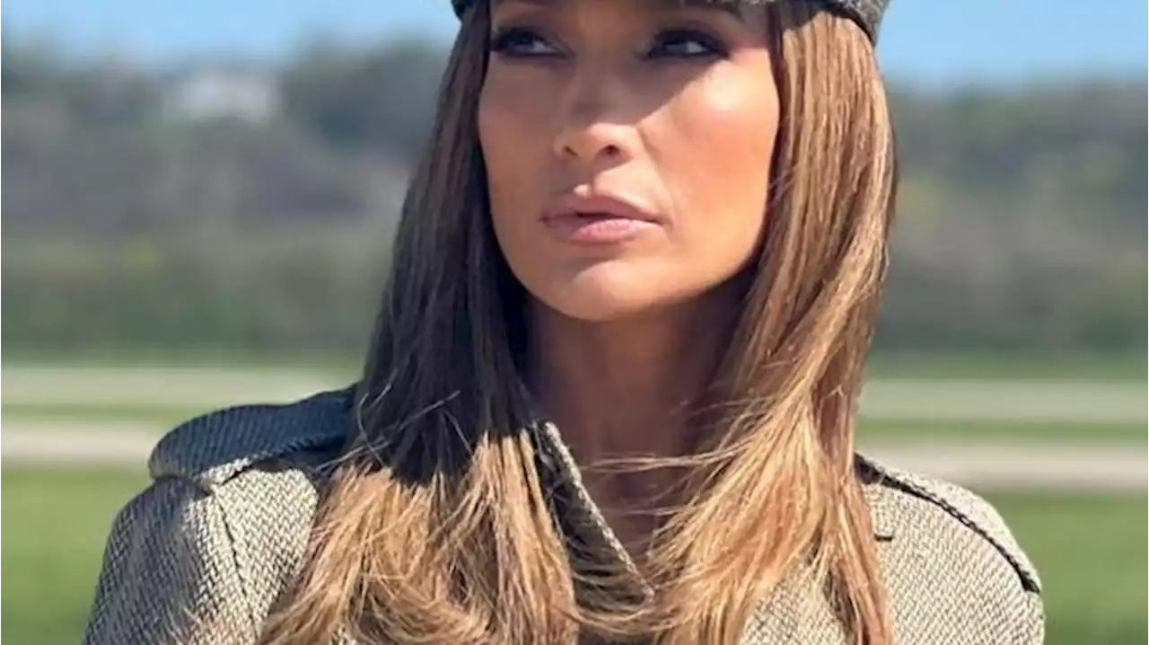 Jennifer Lopez confirme le grand retour de cet accessoire oublié