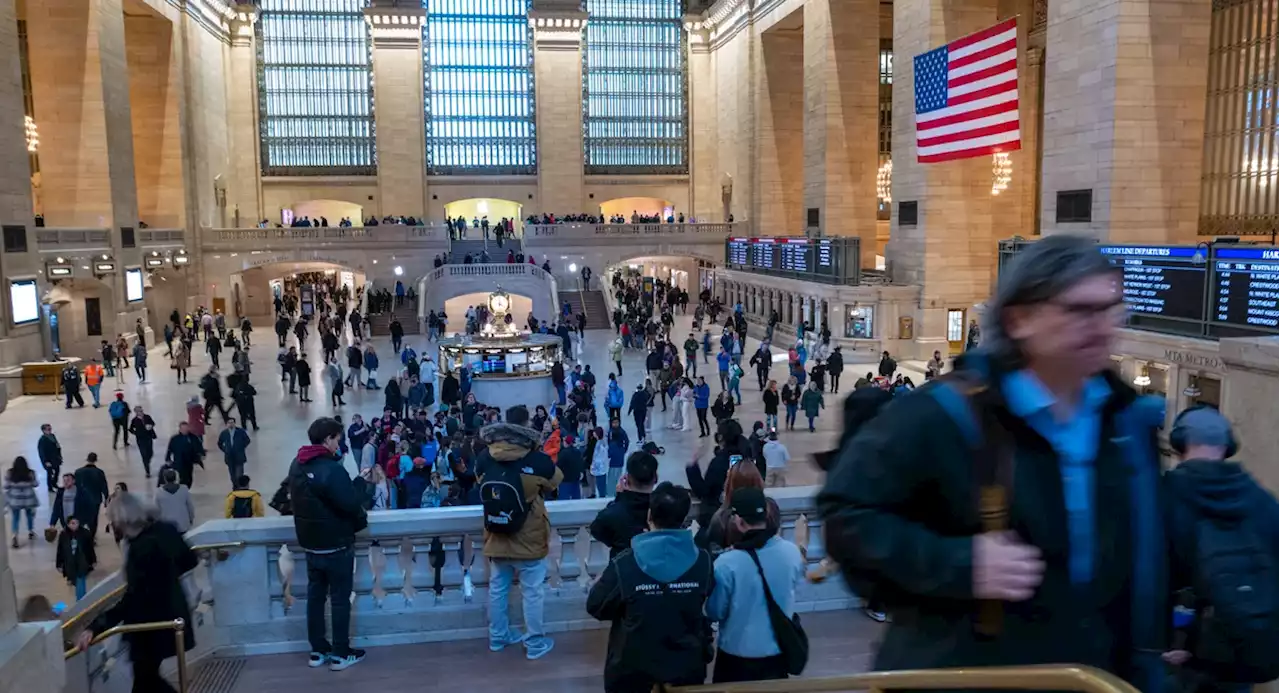 Power issues produce train delays at Grand Central Terminal