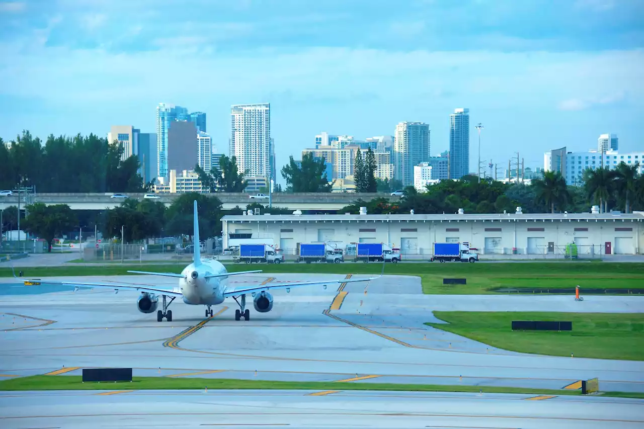 Aeropuerto de Fort Lauderdale seguirá cerrado por fuertes lluvias en el sur de Florida