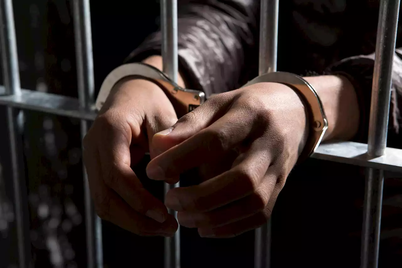Hombre dice que ayudó a capturar a confeso asesino y no recibió recompensa