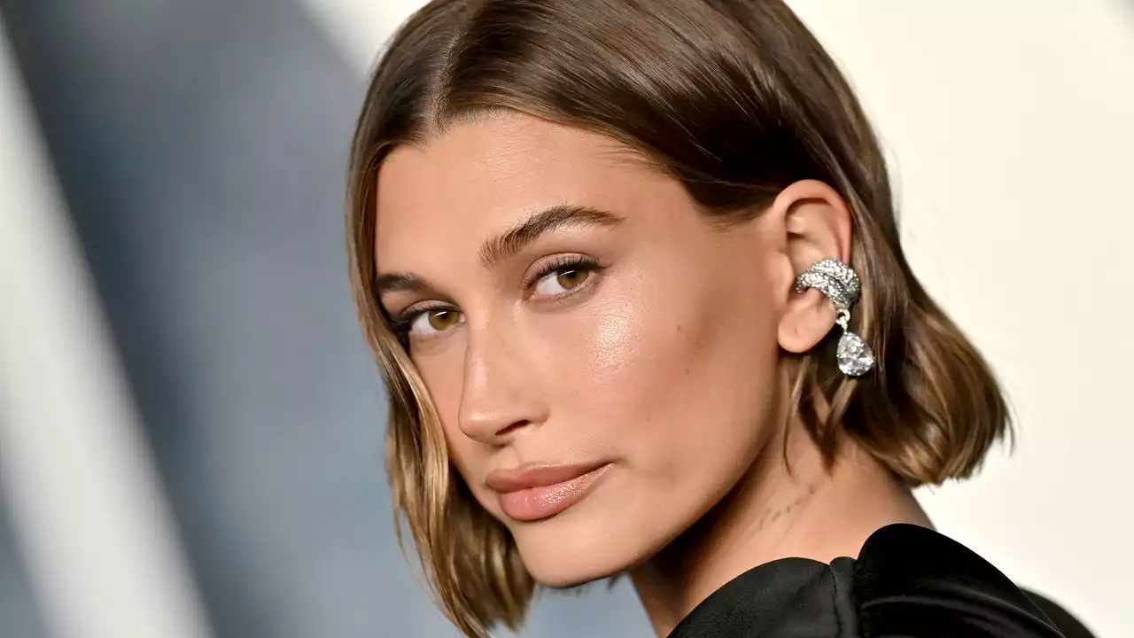 Hailey Bieber's Latest Manicure Looks Completely Different In the Dark