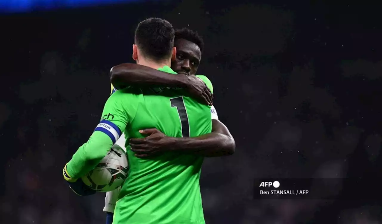 Lloris lamenta el rechazo de la hinchada a Davinson: 'Me siento mal por él. Nunca había visto esto'