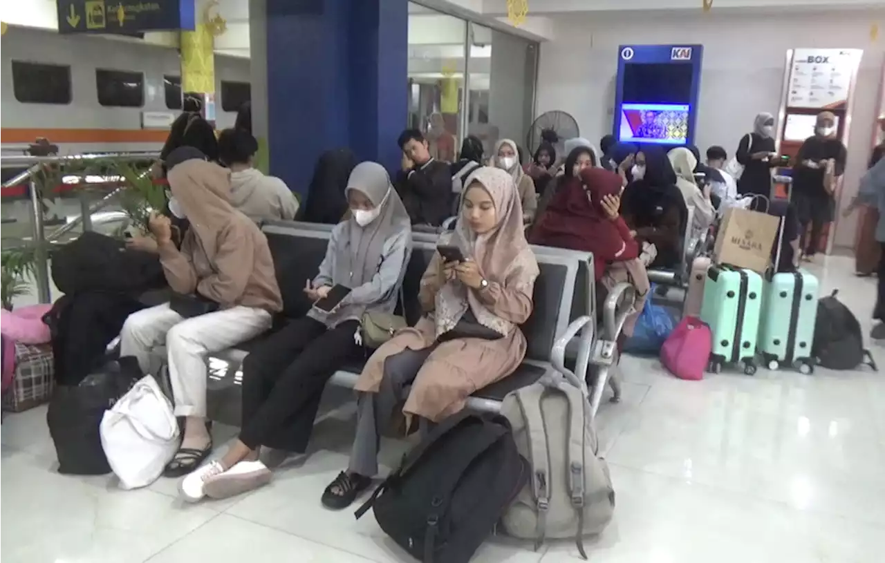 Sepekan Jelang Lebaran, Stasiun KA Medan Ramai Pemudik