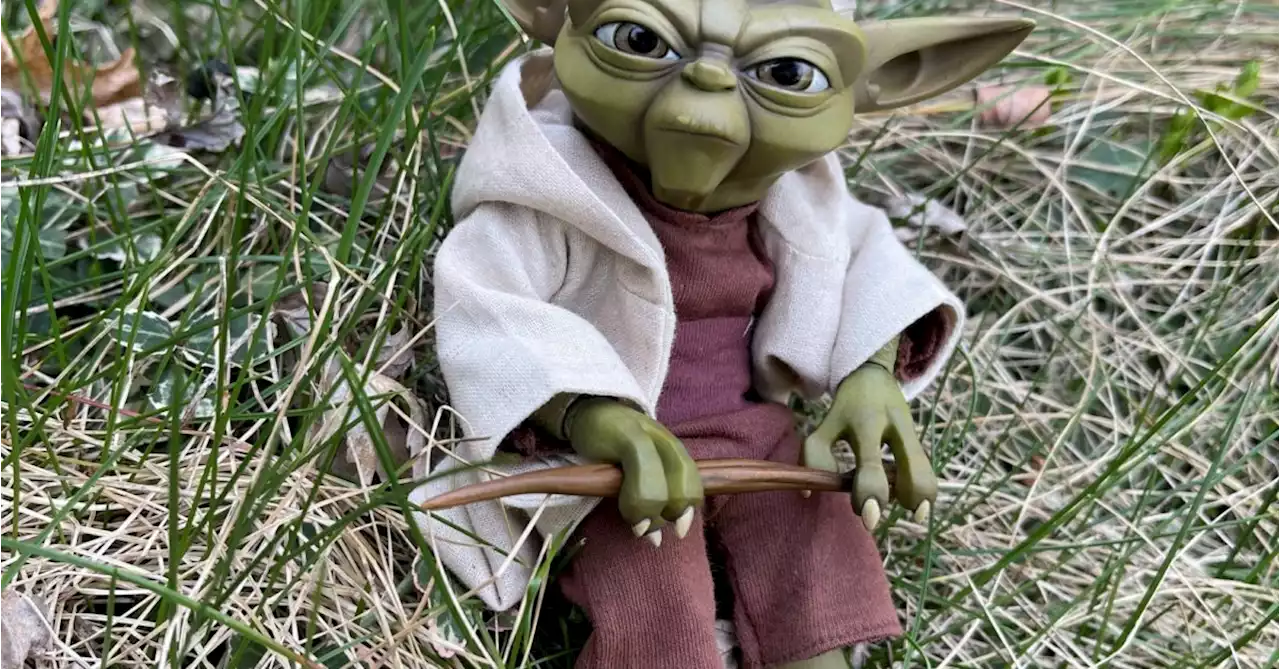 Star Wars: The Clone Wars 1/6 Yoda - Size Matters Not with This One