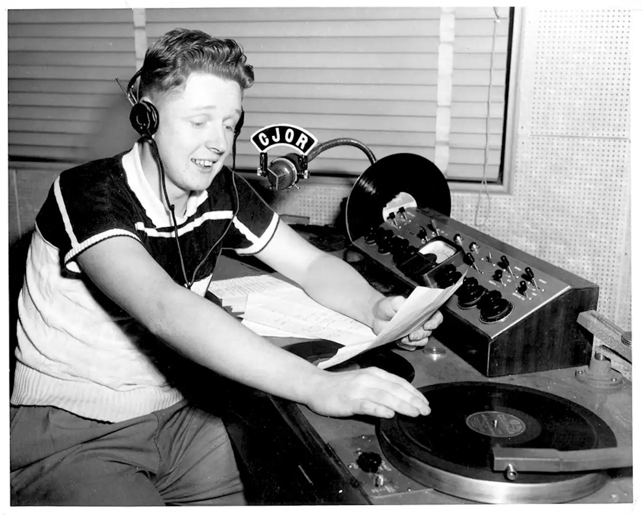 Obituary: Veteran DJ Red Robinson was an early spinner of rock ‘n’ roll