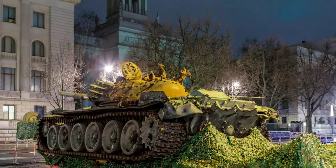 Berlin fordert 800 Euro Parkgebühren für Panzer-Protest vor russischer Botschaft