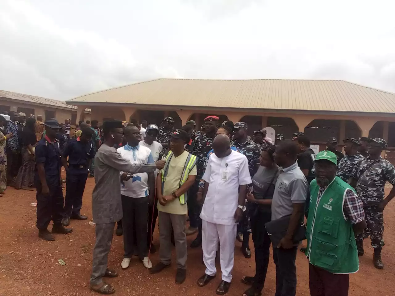 Heavy security as INEC conducts supplementary elections in Oyo [PHOTOS]