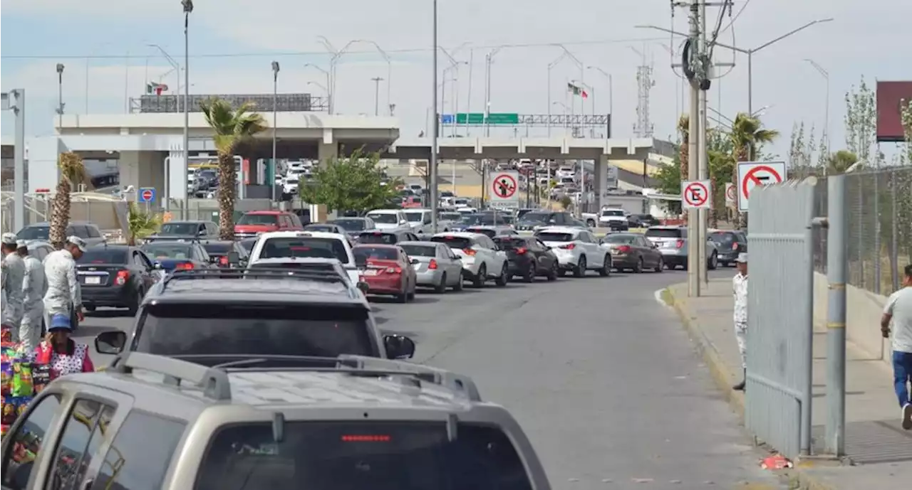 Cruce de migrantes provoca caos en cruces internacionales en Ciudad Juárez