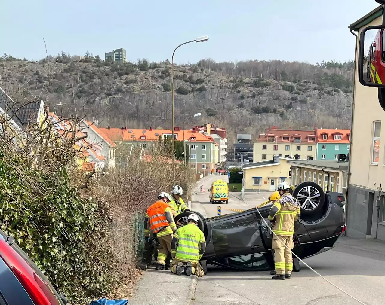 Bil voltade efter olycka i Mölndal