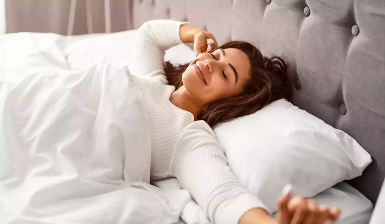 A Sleep Medicine Specialist Says These 7 Cooling Pillows Can Prevent Night Sweats