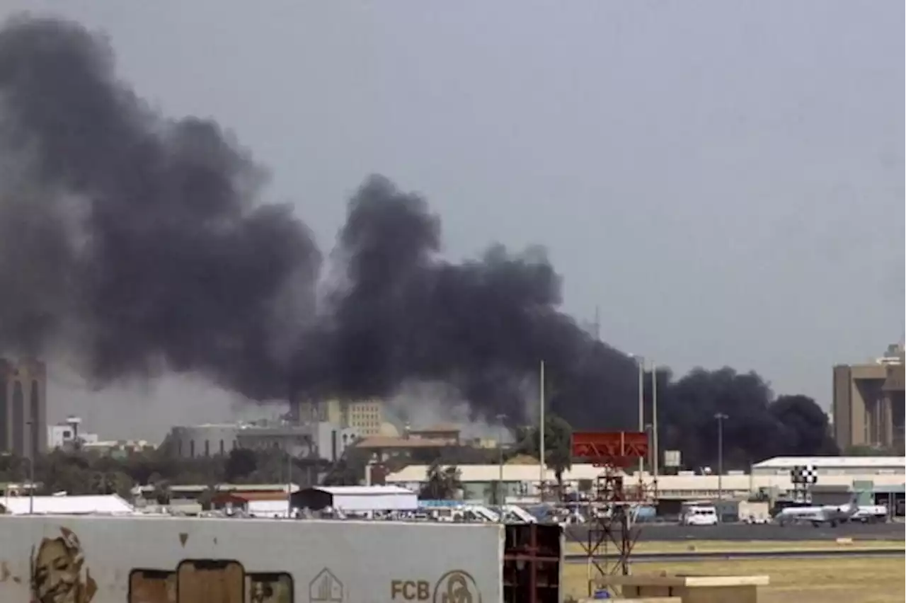Fighting rocks Sudan capital as army battles paramilitaries