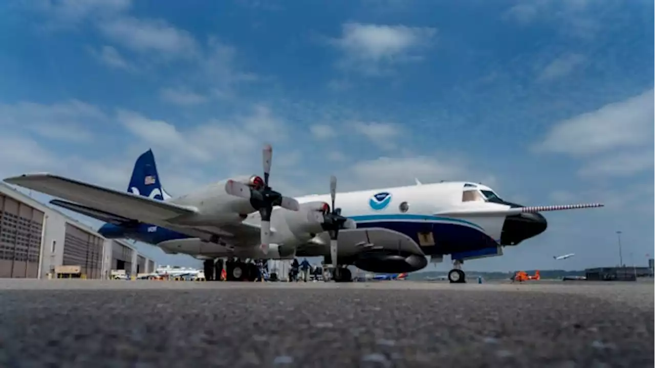 Here’s when Houstonians can go on free tour of a Hurricane Hunter aircraft