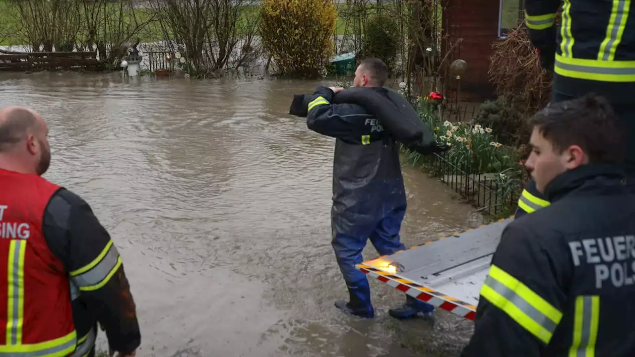 Dauerregen führte zu ersten Überflutungen im Land