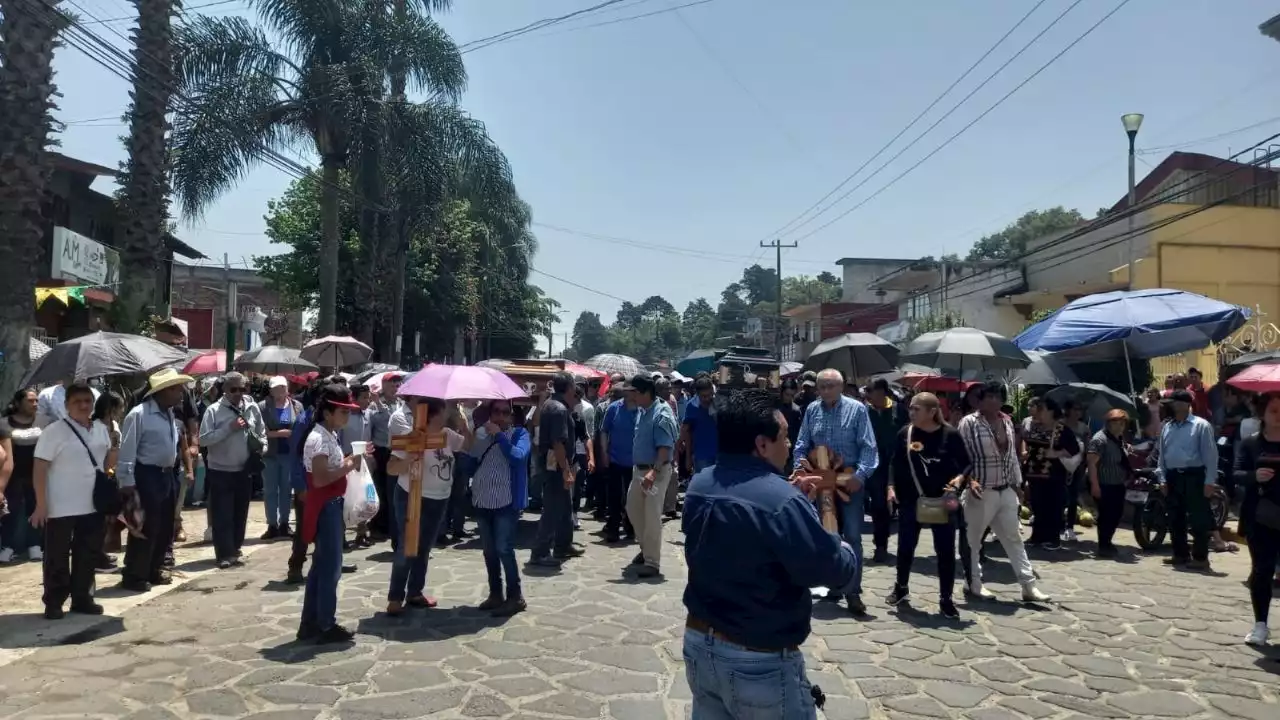 Despiden a familia de Banderilla fallecida en accidente; vendían elotes y cacalas