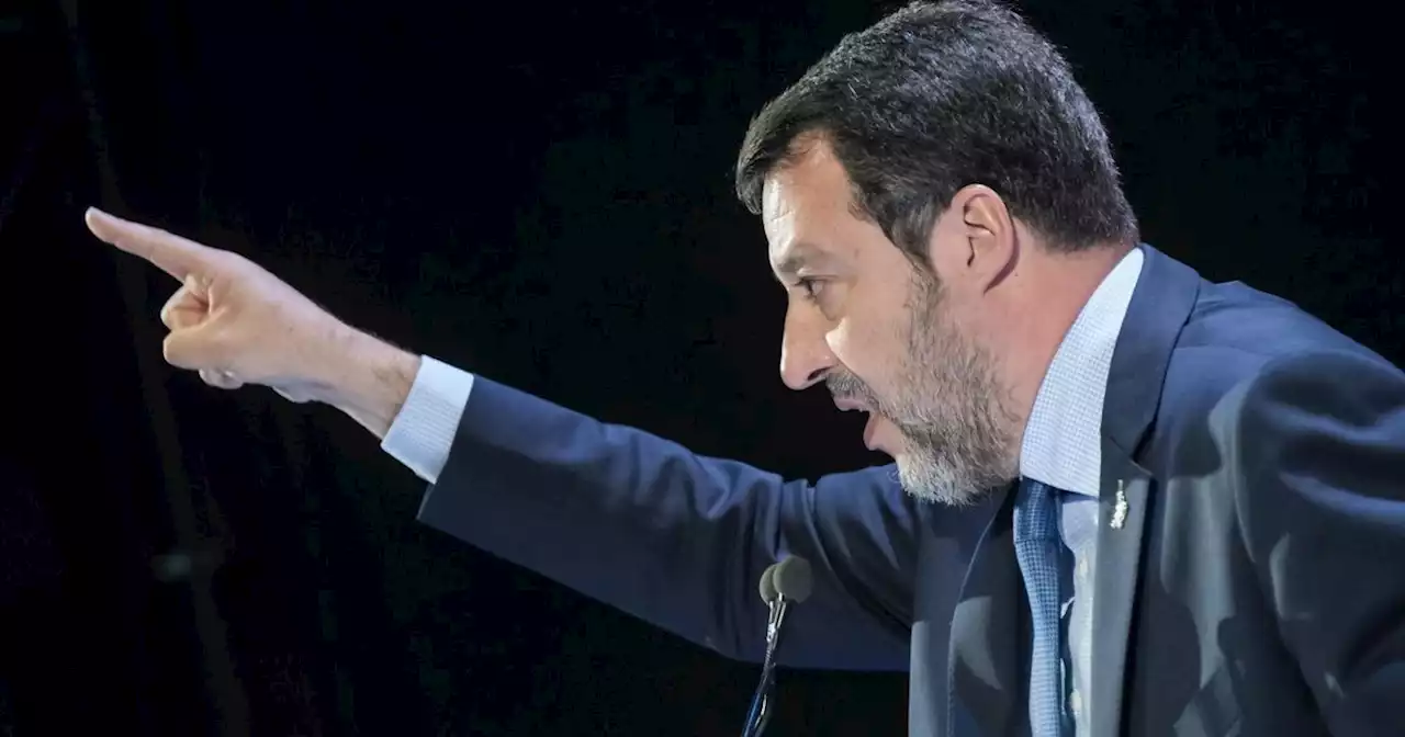 Matteo Salvini: 'Giusto così, da perseguire con durezza'