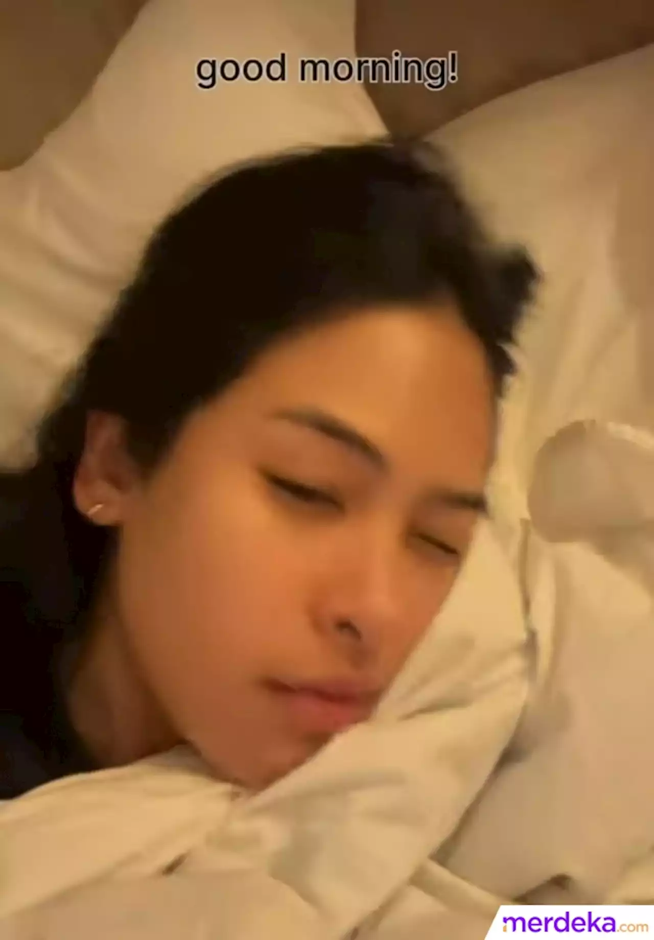 Foto : Paras Maudy Ayunda Pas Sahur Curi Perhatian, Netizen 'Bangun Tidur Aja Cantik Banget' | merdeka.com