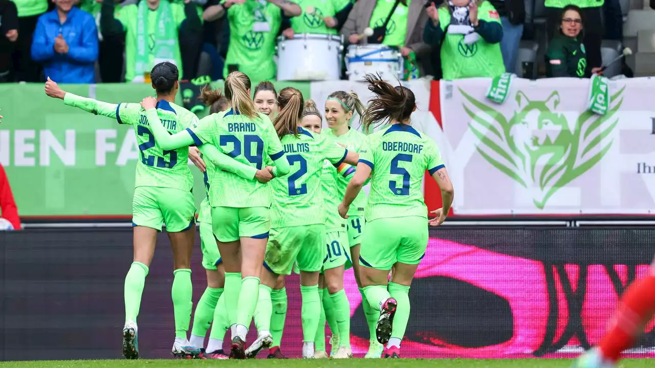 Janssen helpt vrouwen Wolfsburg aan bekerfinale, PSV ten koste van ADO finalist