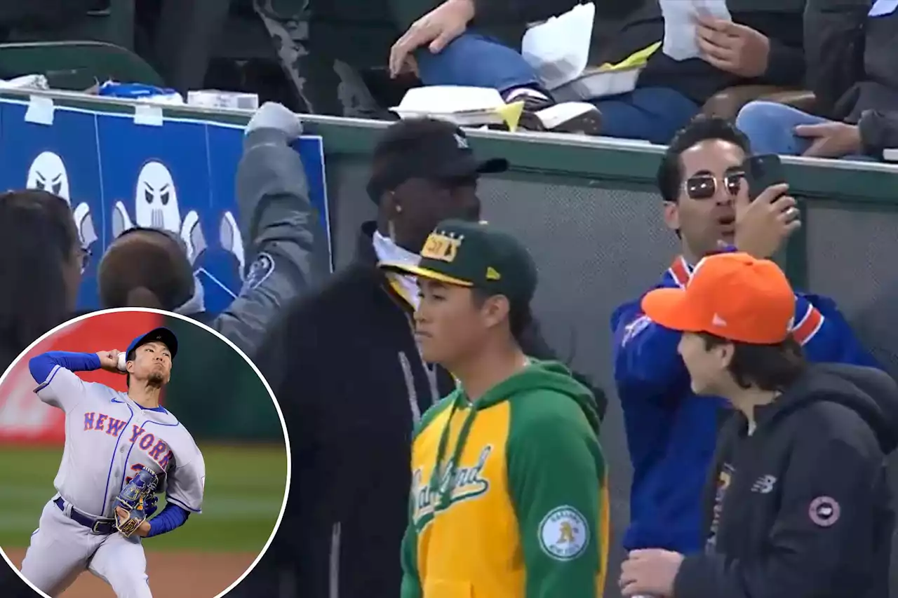 Oakland security made Mets fan take down Kodai Senga-ghost signs during blowout win