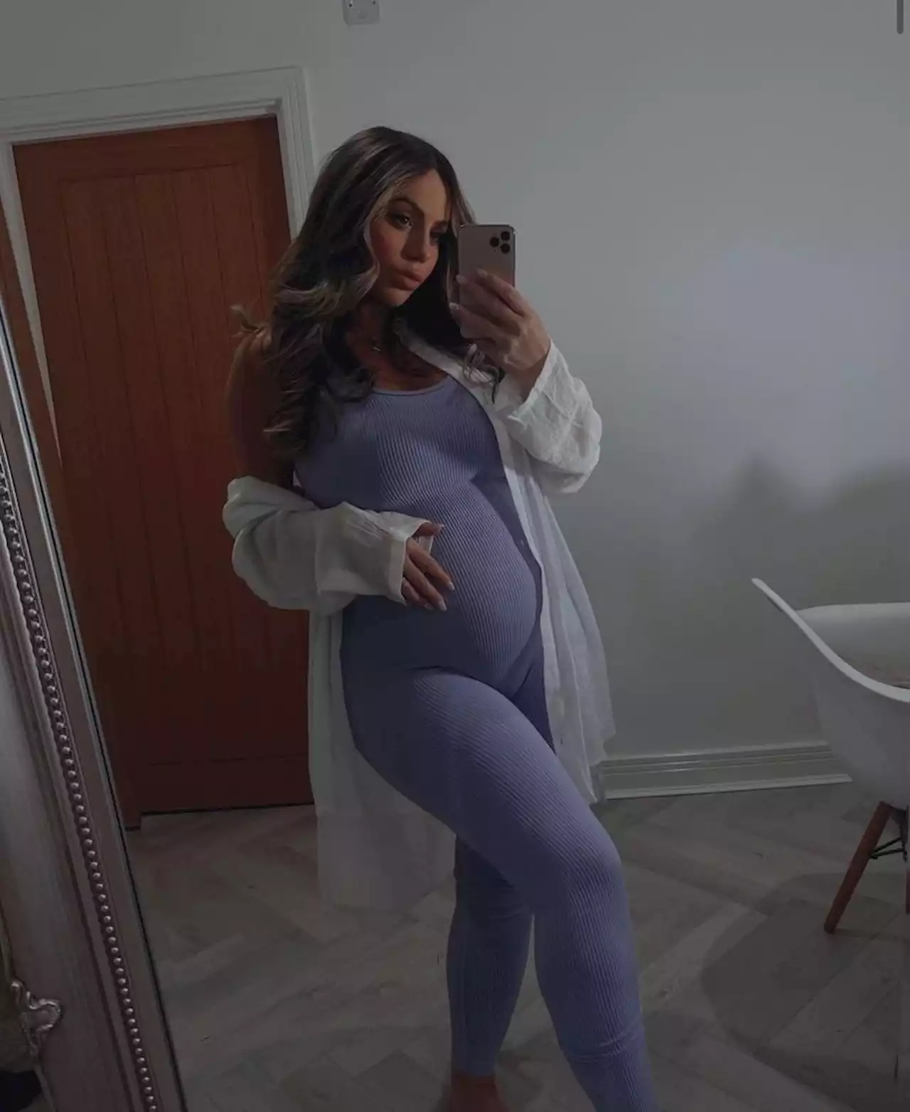 Holly Hagan posts beautiful bump pic after muscles still showed at 5 months gone