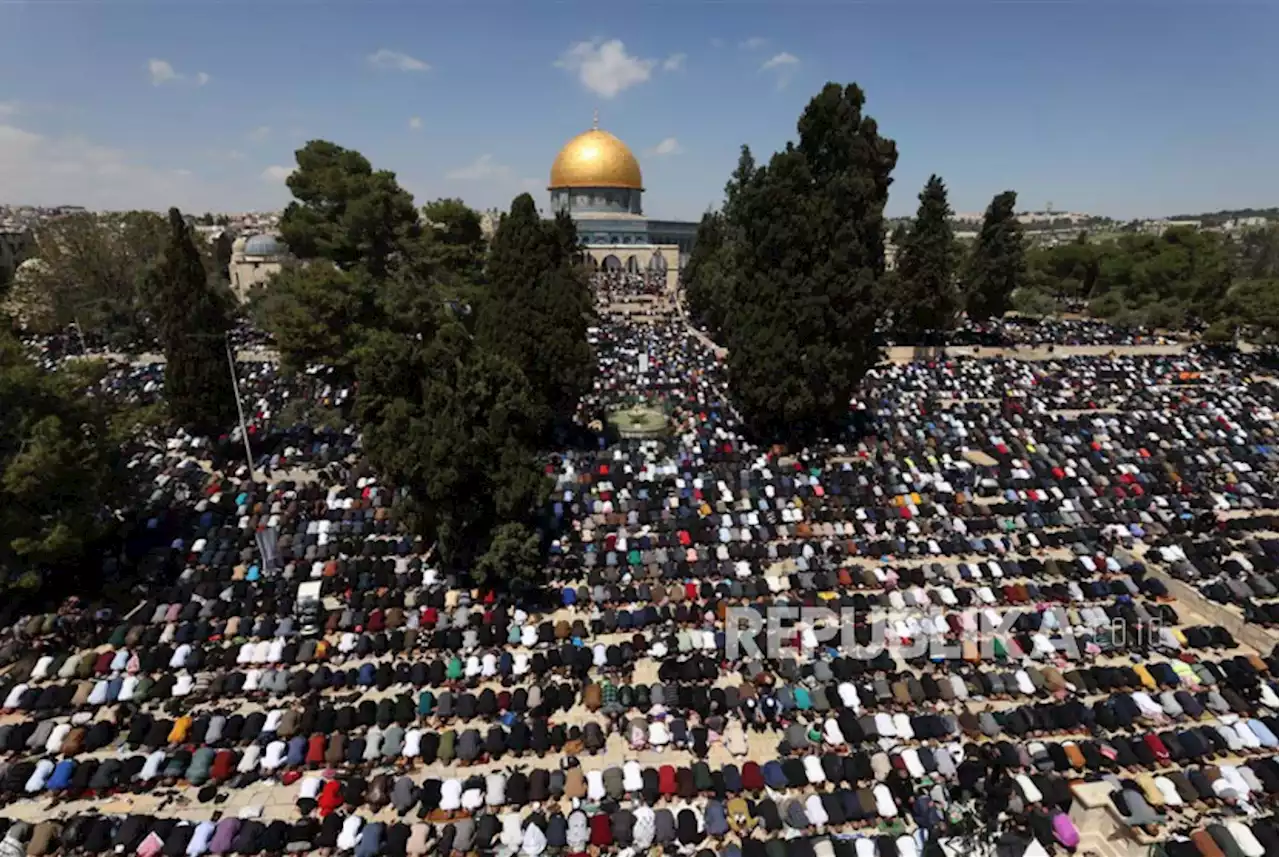 Lebih dari 250 ribu Jamaah Hadiri Sholat Jumat di Al Aqsa |Republika Online