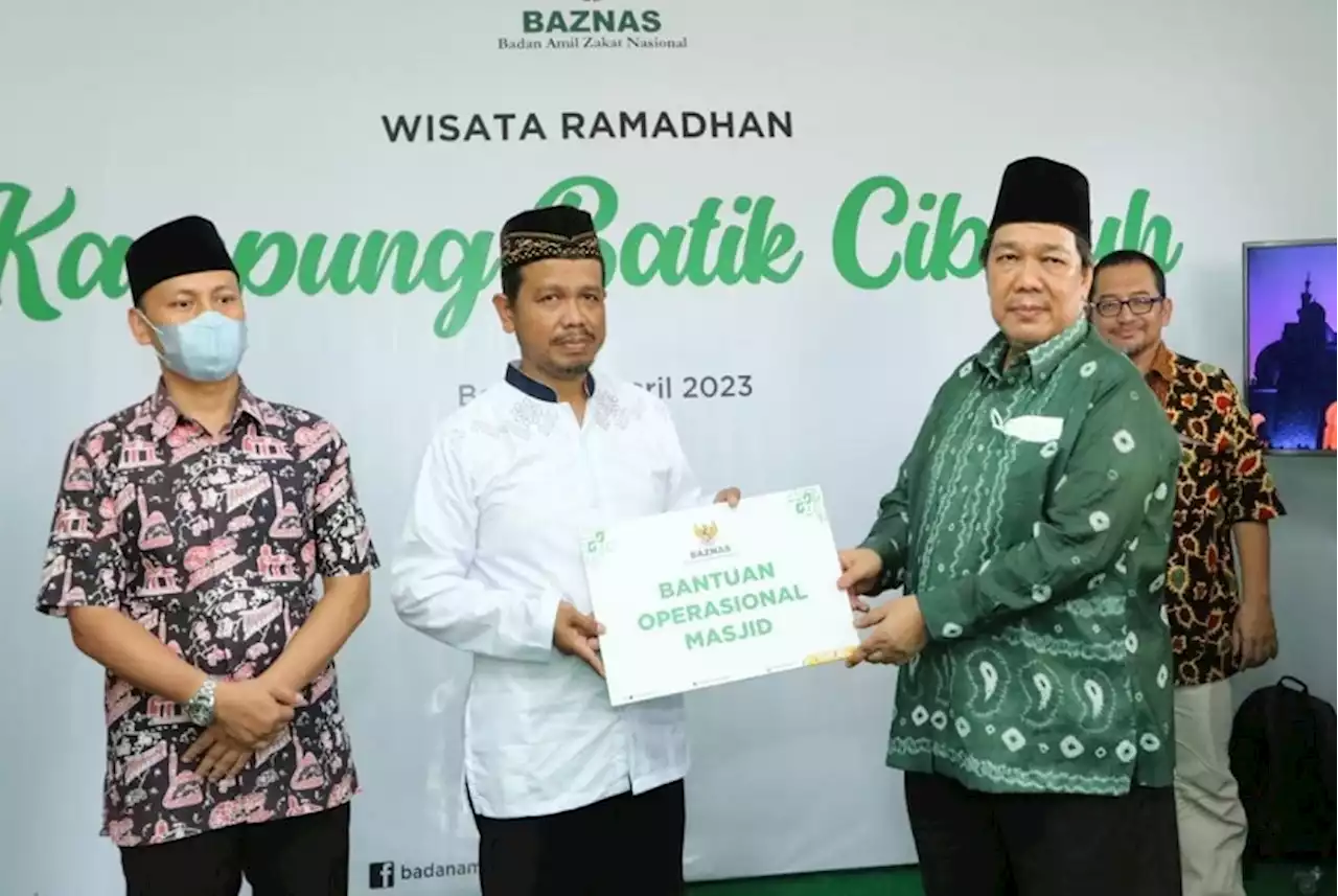 Wisata Ramadhan, Baznas Ajak Muzaki Membatik di Kampung Batik Cibuluh |Republika Online