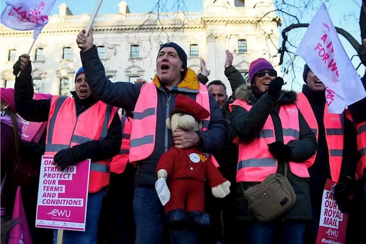 UK's Royal Mail and union reach pay and employment terms deal