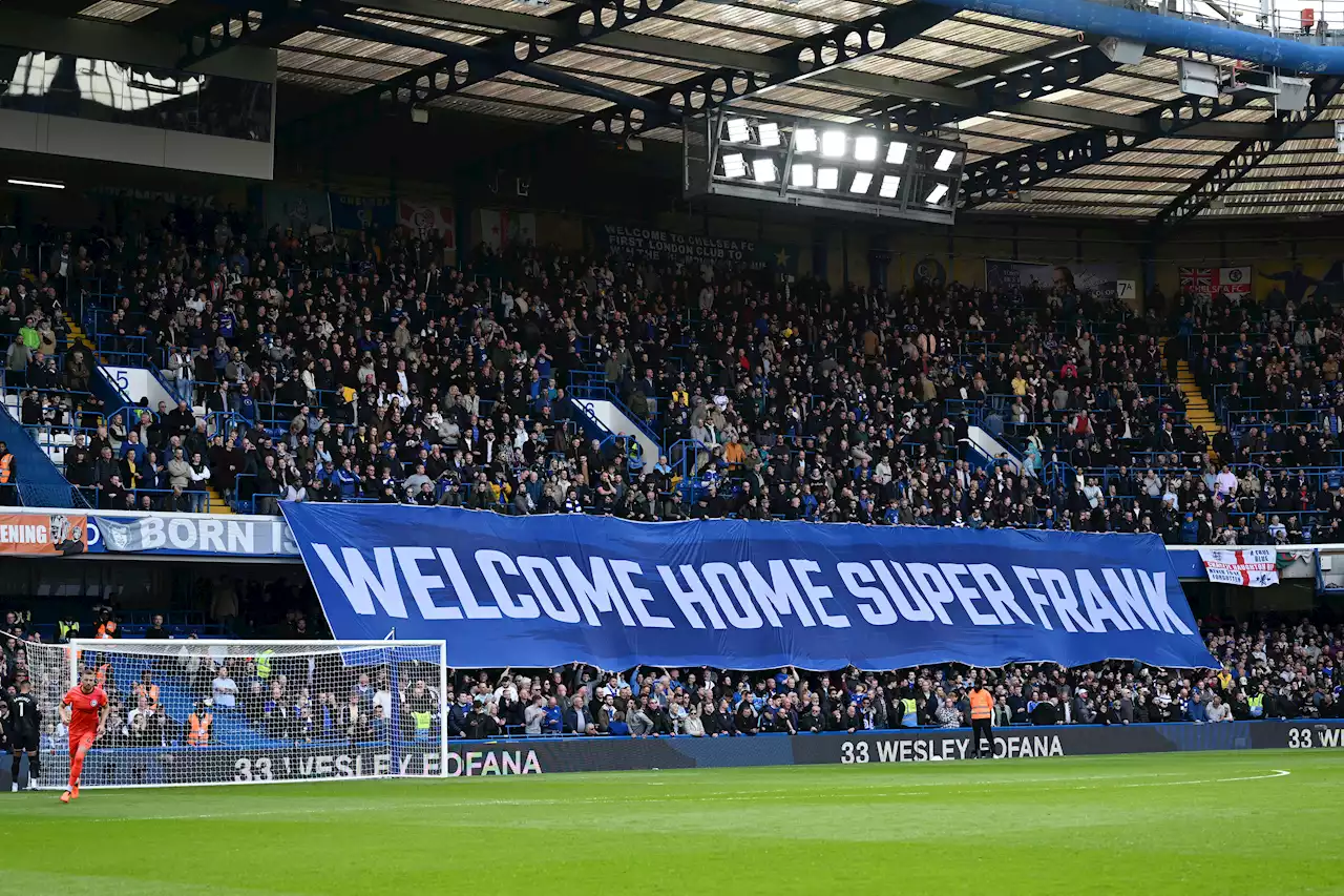 Chelsea fans make Frank Lampard feelings clear with two huge banners before Brighton clash