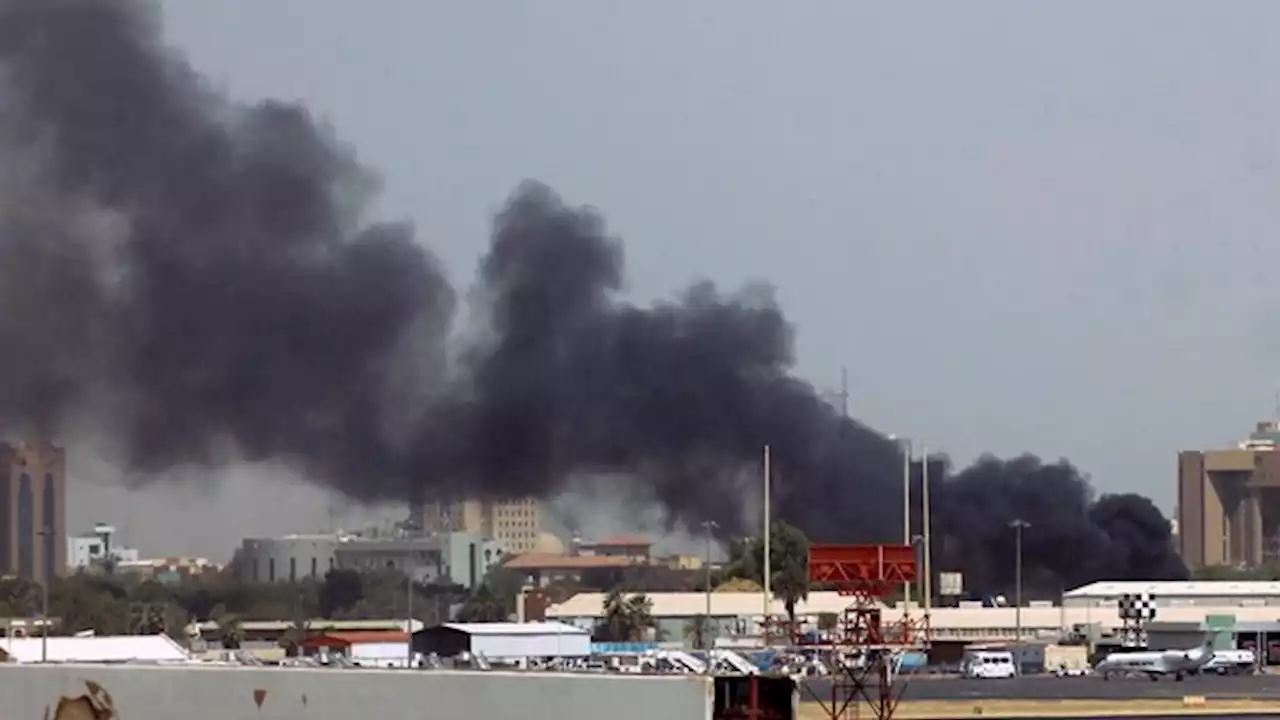 Los videos de los bombardeos y disparos en Sudán: el ejército se enfrenta a grupos paramilitares que intentan tomar el poder