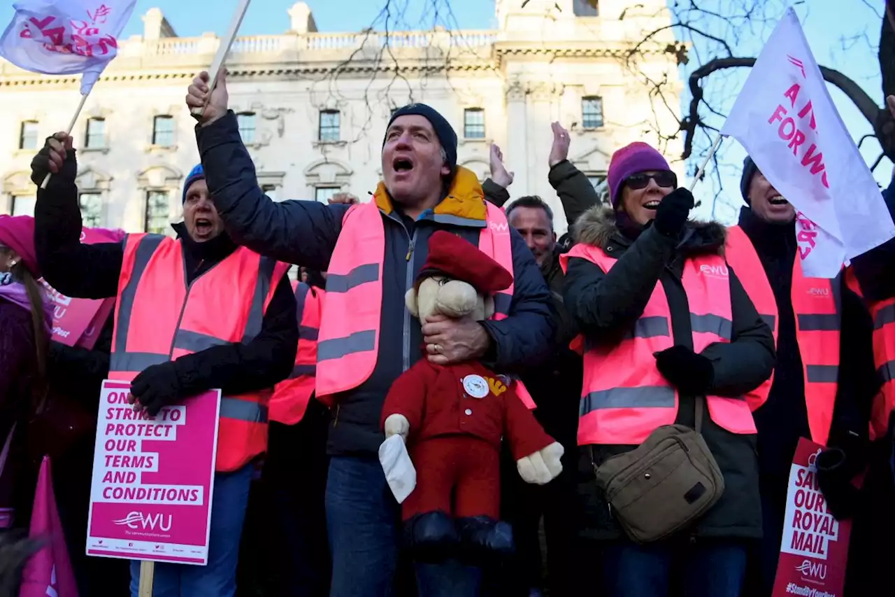 Royal Mail and Communication Workers' Union reach deal over pay and conditions