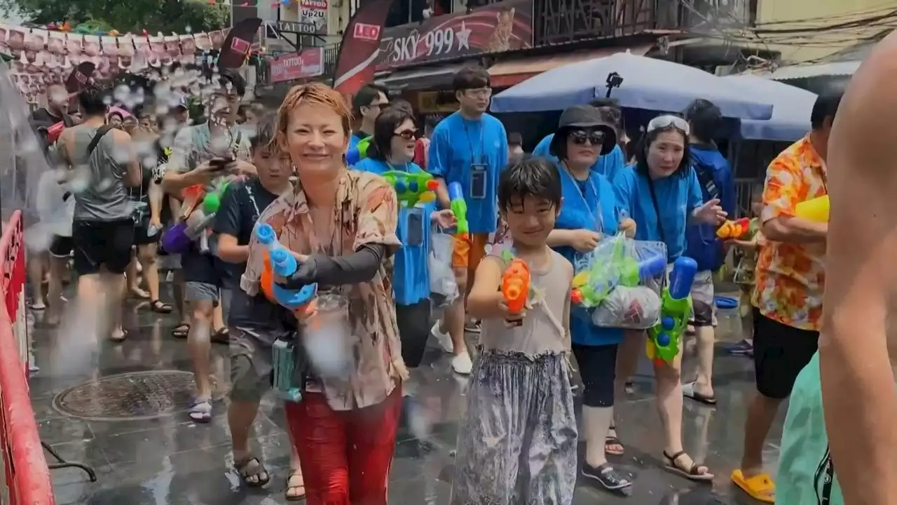 Bangkok revels in first post-pandemic Songkran festival - video Dailymotion