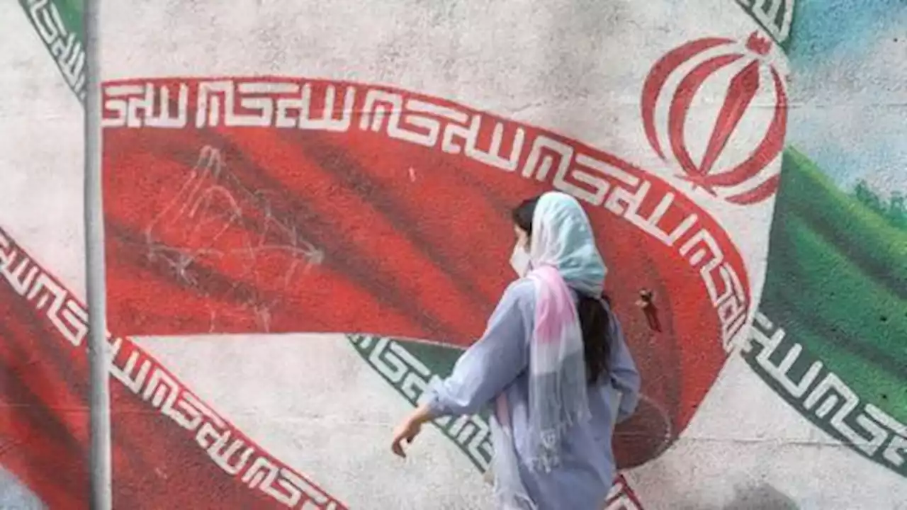 Iran vows crack down on people who are promoting unveiling