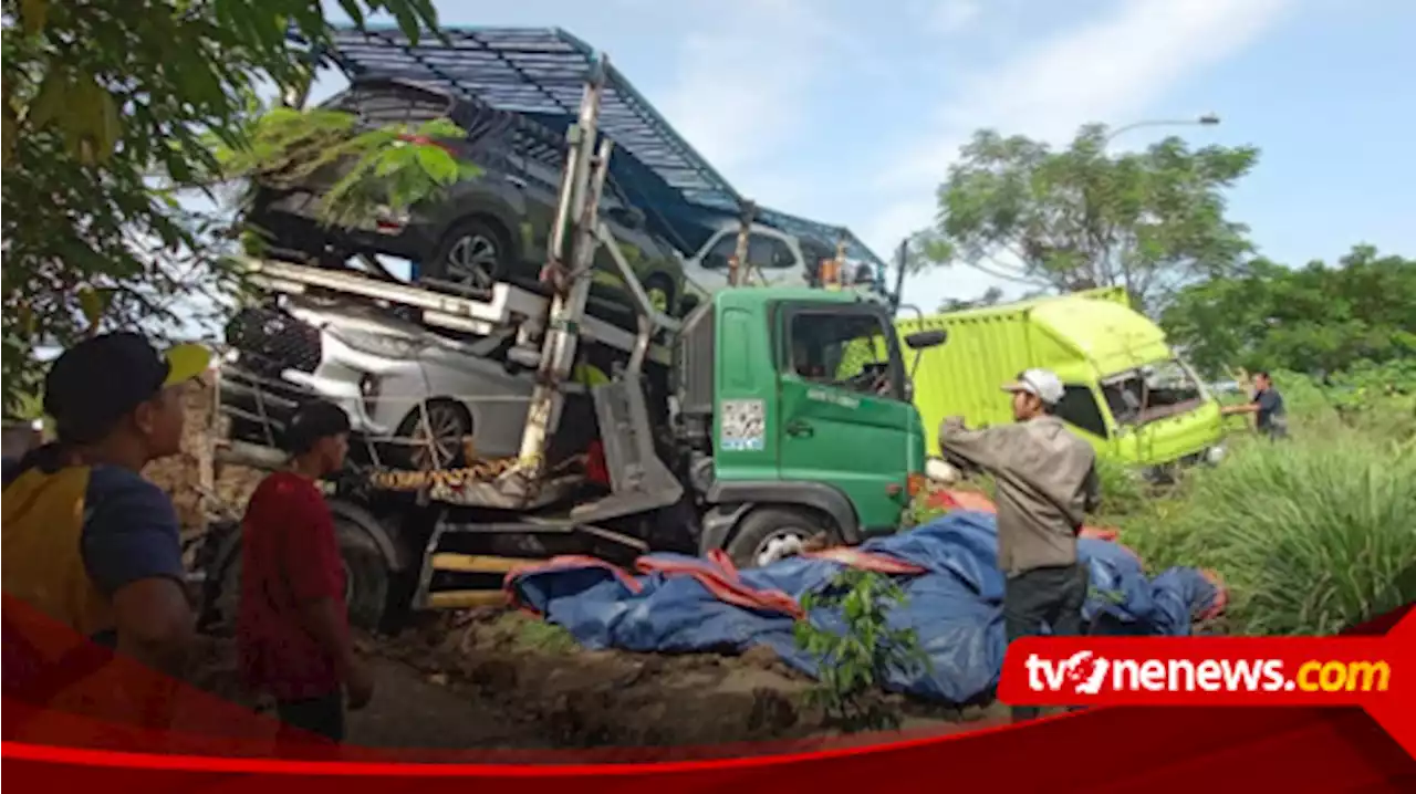 Dua Truk Korban Laka Tol Semarang-Solo Belum Dievakuasi hingga Sabtu