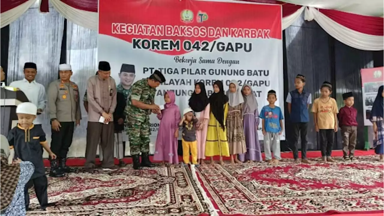 Korem 042/Gapu Salurkan Bantuan Pendidikan dan Sembako ke Ribuan Anak Yatim Jambi