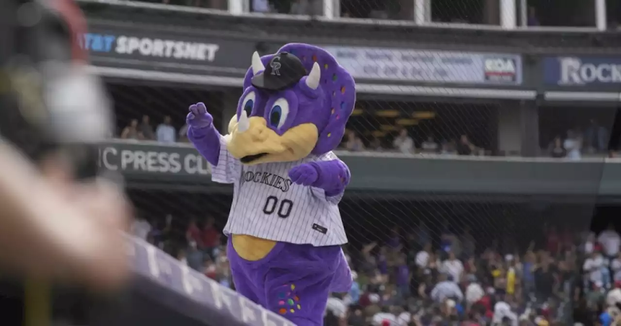 Denver police searching for fan who tackled mascot during Rockies game