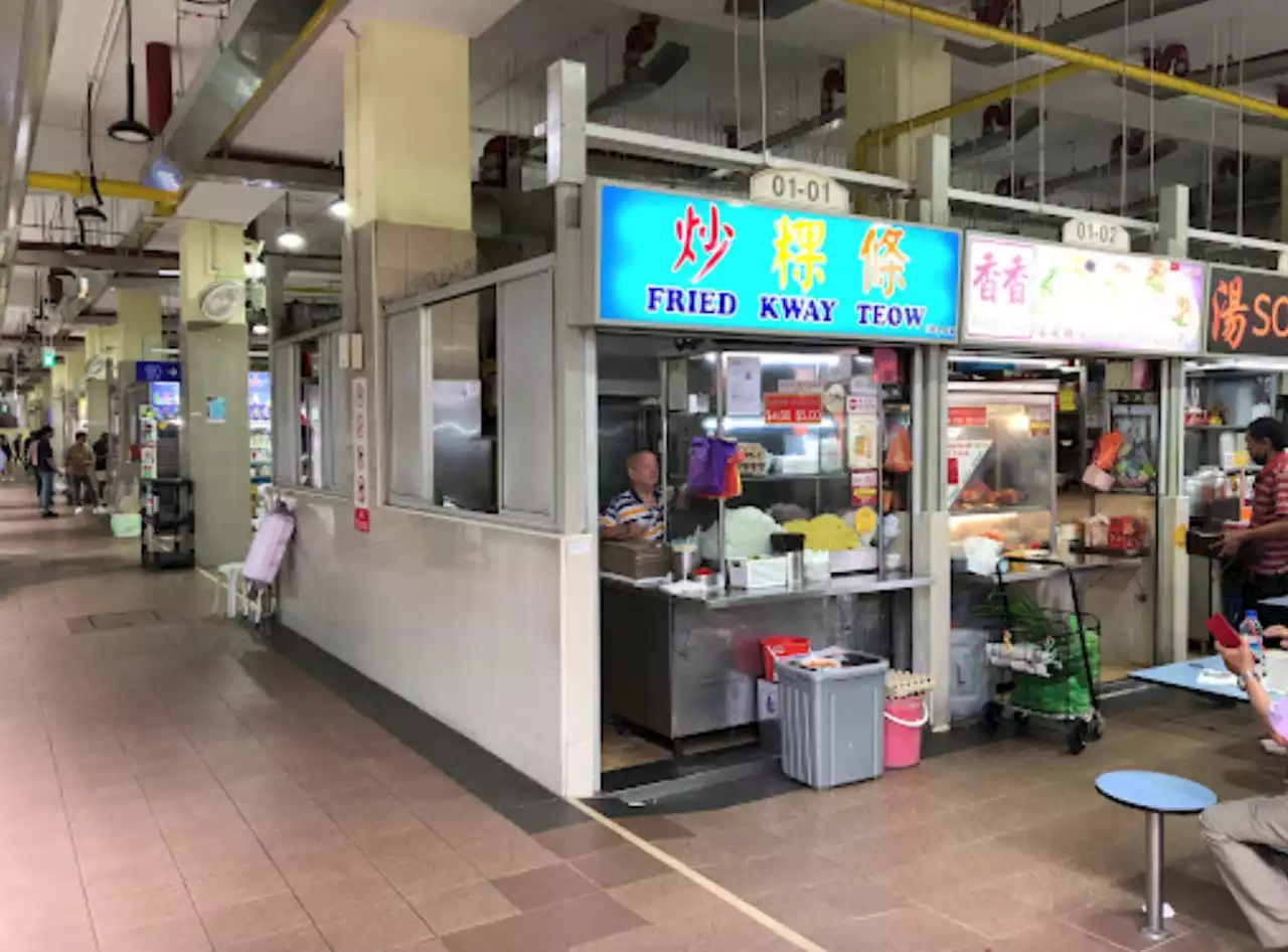 Popular 62 year-old Fried Kway Teow stall at Amoy Street hands over to 2nd-generation owner