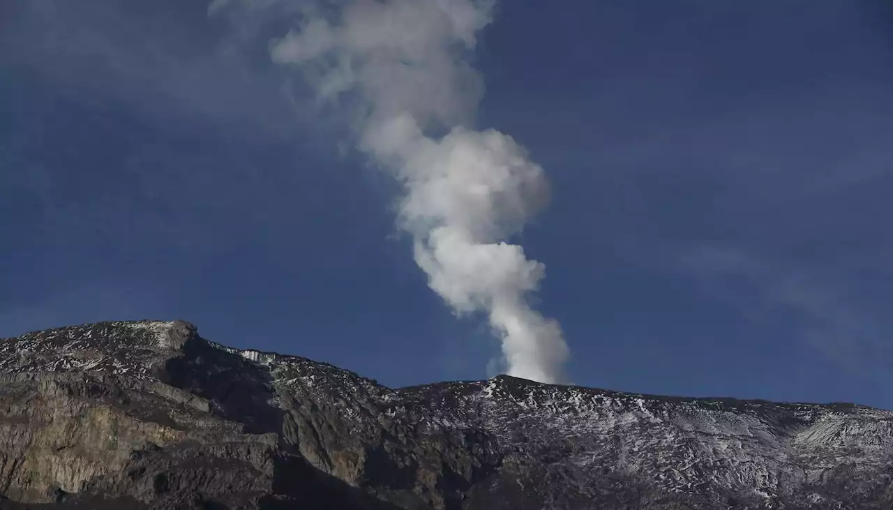 Continúan 'las anomalías térmicas en el fondo del cráter” del Nevado del Ruiz