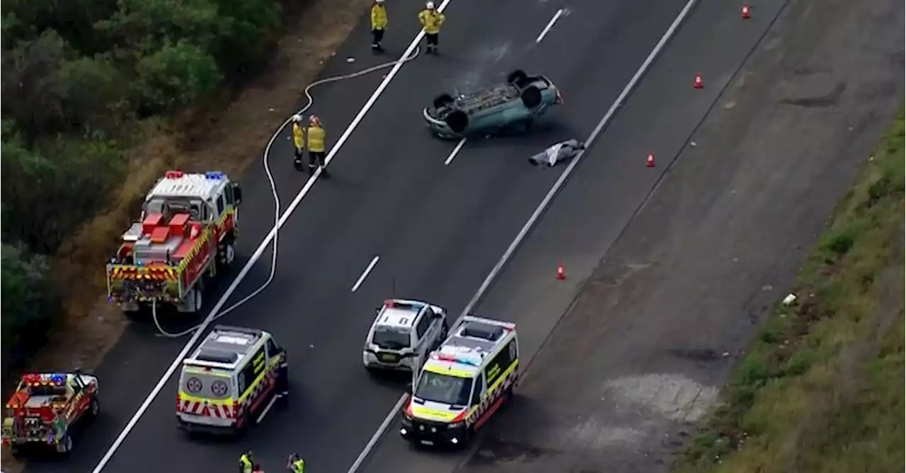 Man killed in crash on Hume Highway south of Sydney