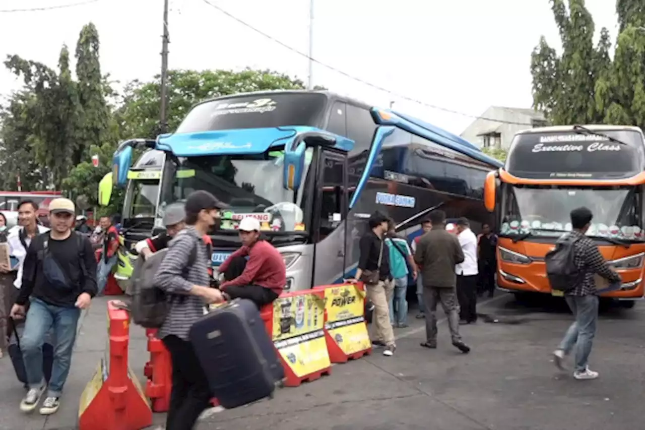 Terminal Kalideres antisipasi lonjakan penumpang dengan tambah 150 bus - ANTARA News