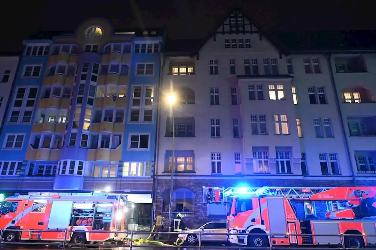 Neukölln: Ein Mensch bei Wohnungsbrand verletzt