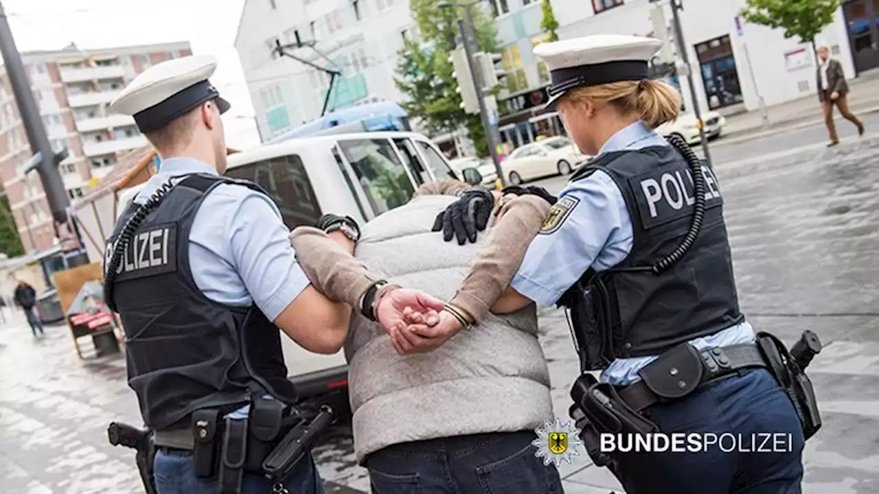 Mehrere tätliche Angriffe gegen Rettungskräfte und Bundespolizisten --- (Cityreport24-Nachrichtenblog)