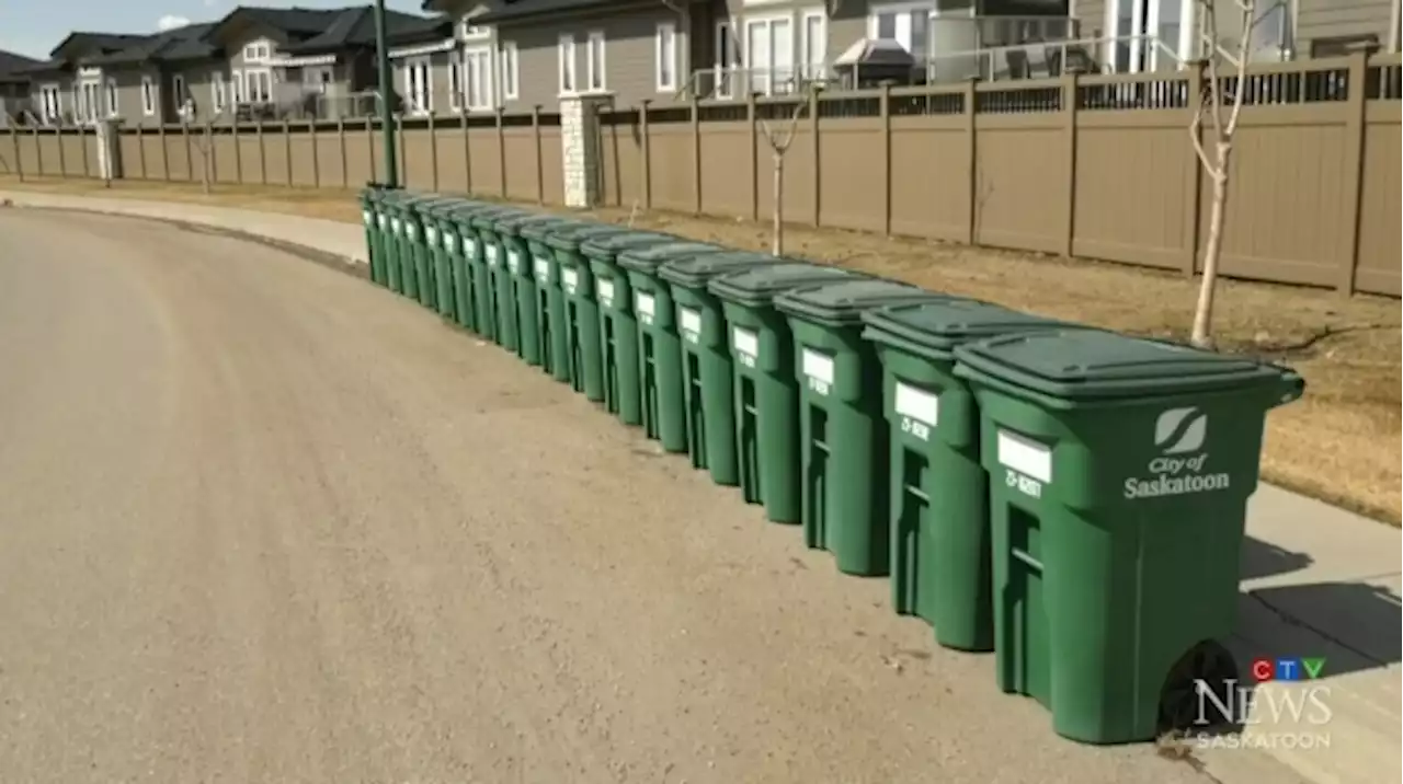 Saskatoon residents dump carts