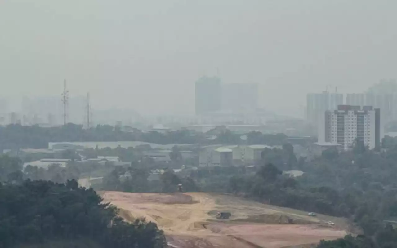 Areas in KL, Kelantan, Johor record unhealthy API readings